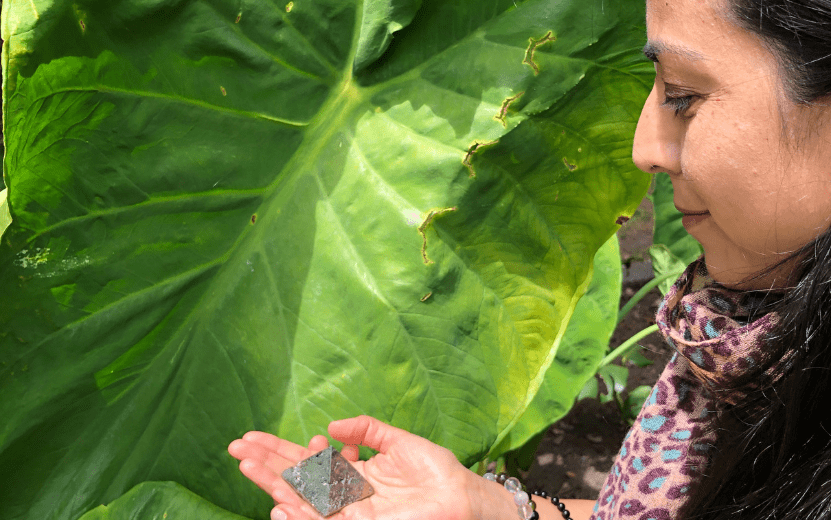 Cómo trabajar con los 5 sentidos en tu meditación de forma natural y con cristales